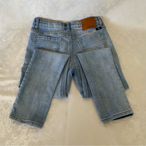 Girls Lucky Brand Light wash Skinny Jeans - Picture 3 of 7
